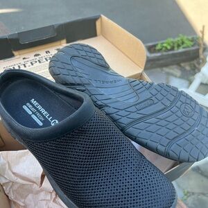 Merrell women’s encore breeze 3 Black Slip-On Shoes size 10